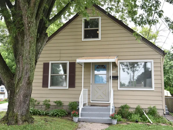 1916 E Cora Ave, Saint Francis, WI 53235