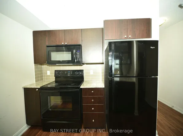 181 Village Green Sq W #2511, Toronto, ON M1S 0K6