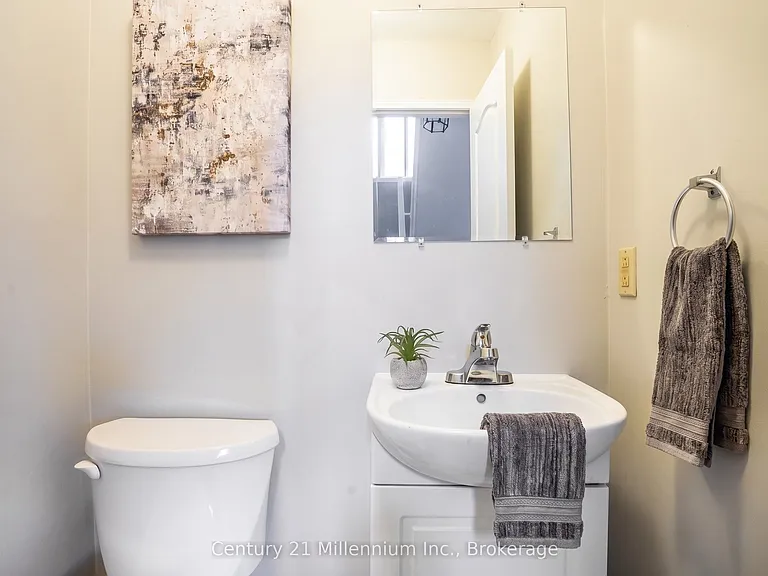 10 Baker St #4 — Photo 10