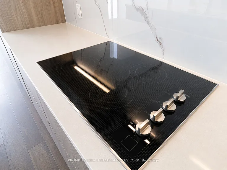 3 Concord Cityplace Way #Penthouse 8105 — Photo 38