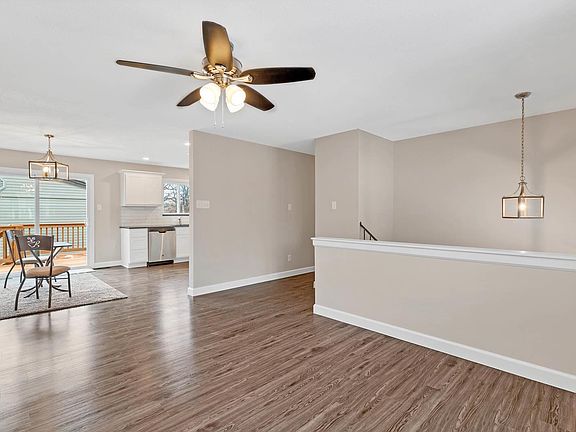 4th image of 11998 Holly Brook Dr