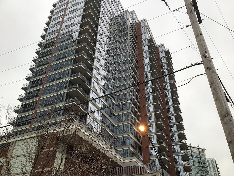 1st image of 1600 S Prairie Ave #704