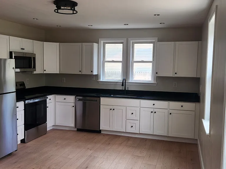 87 Main St #87 — Photo 1