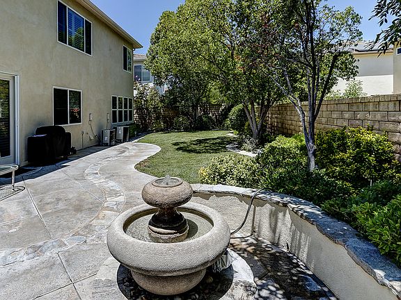 5th image of 27308 Weathersfield Dr