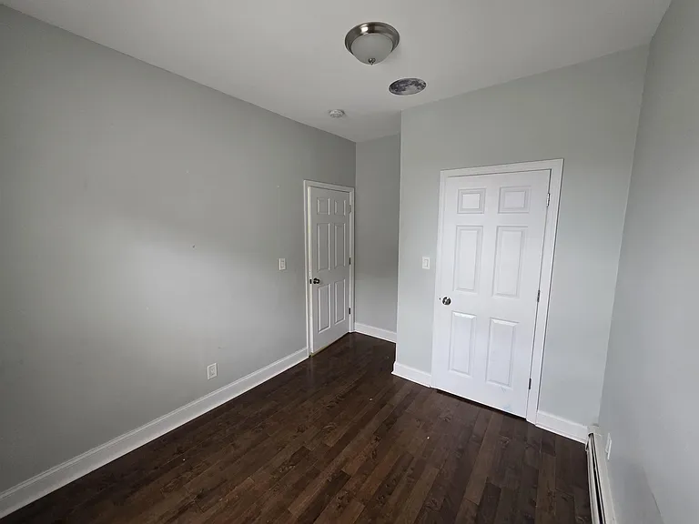 712 17th St #2 — Photo 5