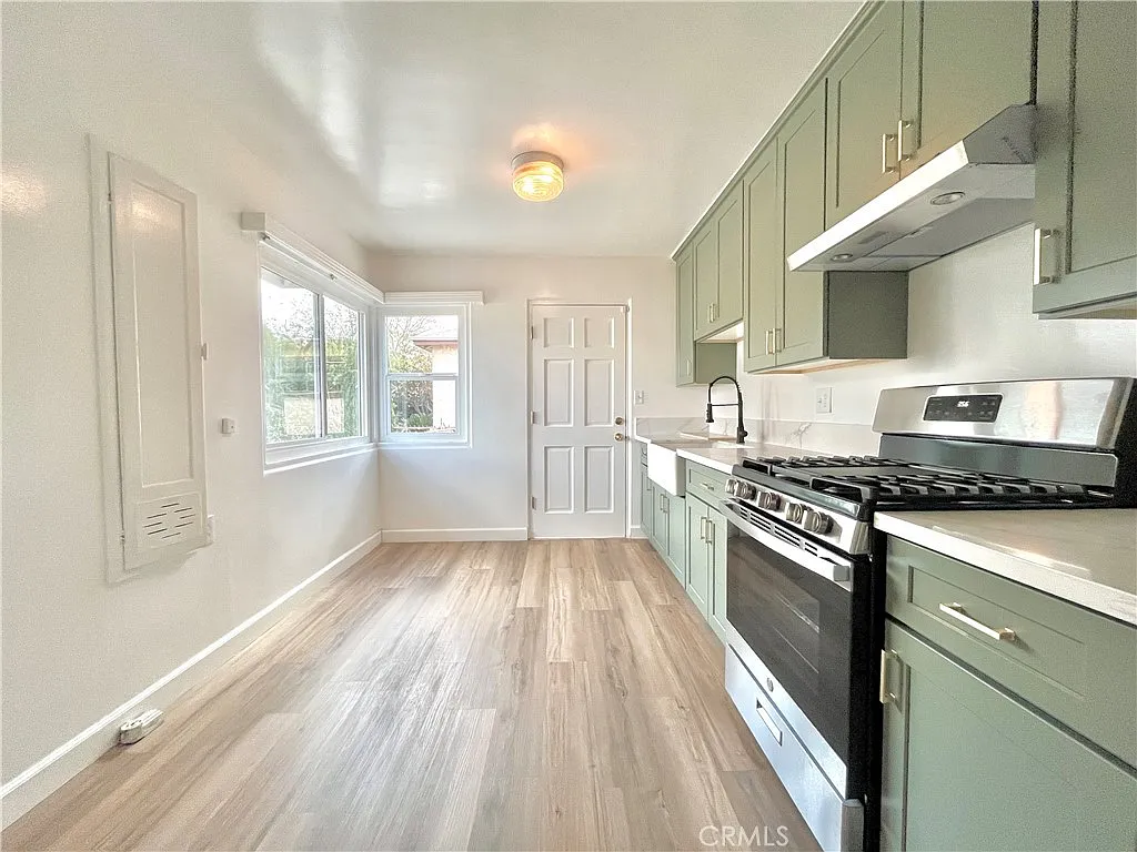 2 bed, 696 sqft, $2,750 — Photo 3