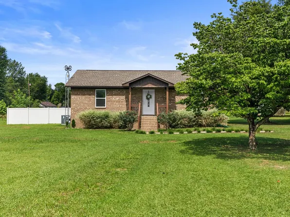 943 Clement Rd, Russellville, AL 35654
