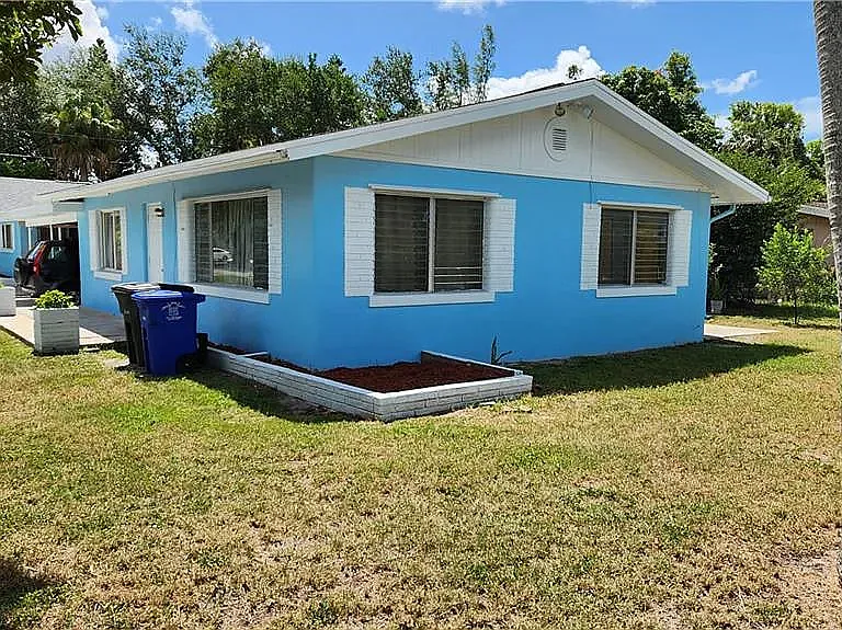 2252 Maple Ave — Photo 13