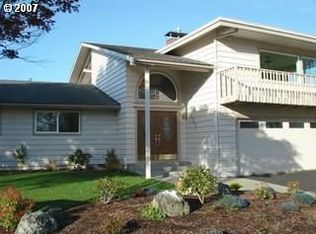 790 Signal Way, Coos Bay, OR 97420