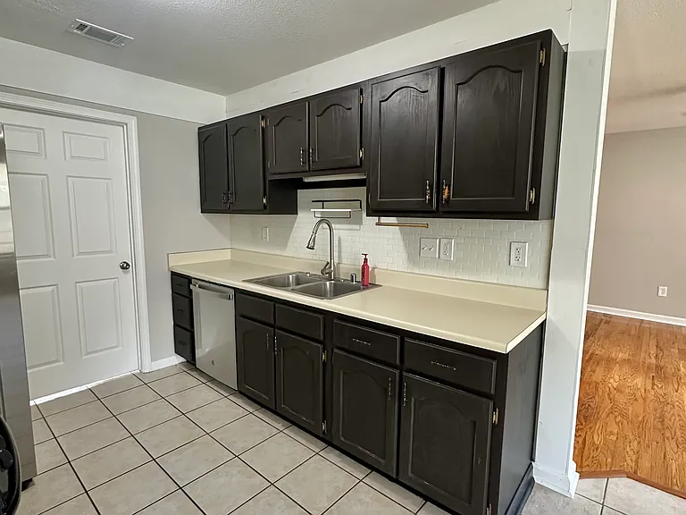 2717 Timbermist Dr — Photo 8