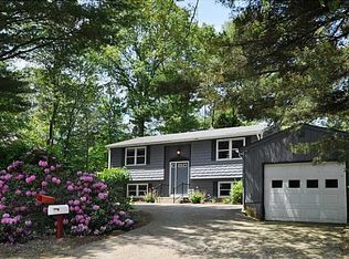 33 Evergreen Dr, Exeter, RI 02822