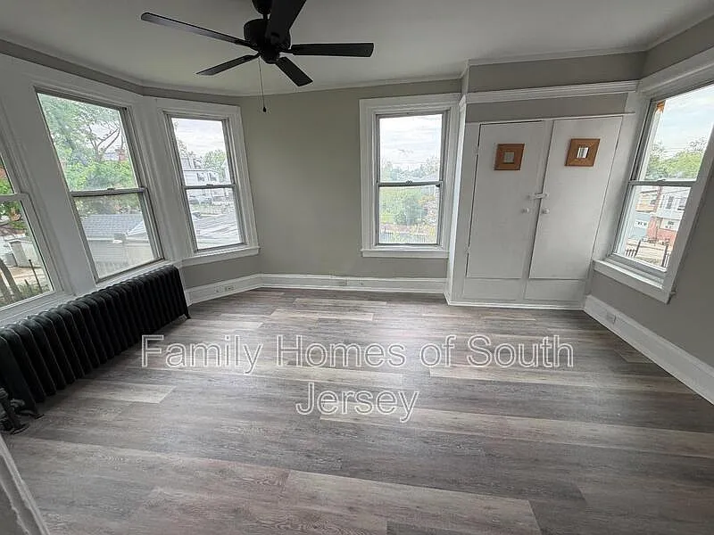 1 bed, 1.0 bath, 1050 sqft, $950 — Photo 2