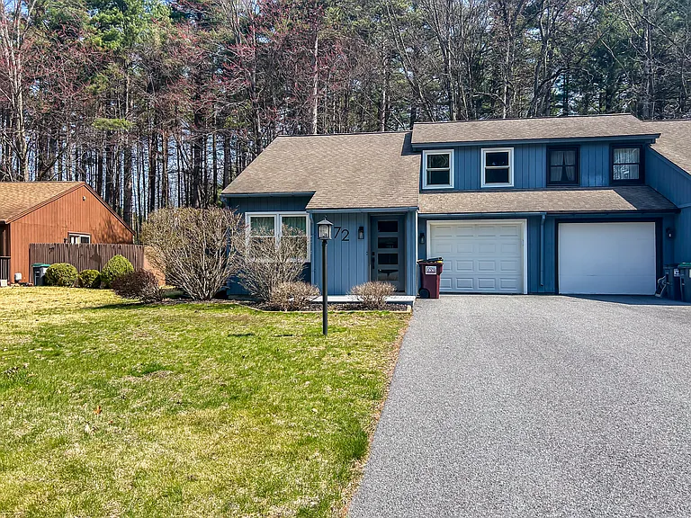 72 Pepperbush Pl — Photo 1