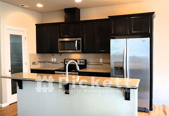 5th image of 3827 Portside Dr