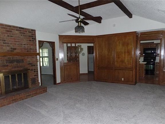 2nd image of 106 Corral Dr