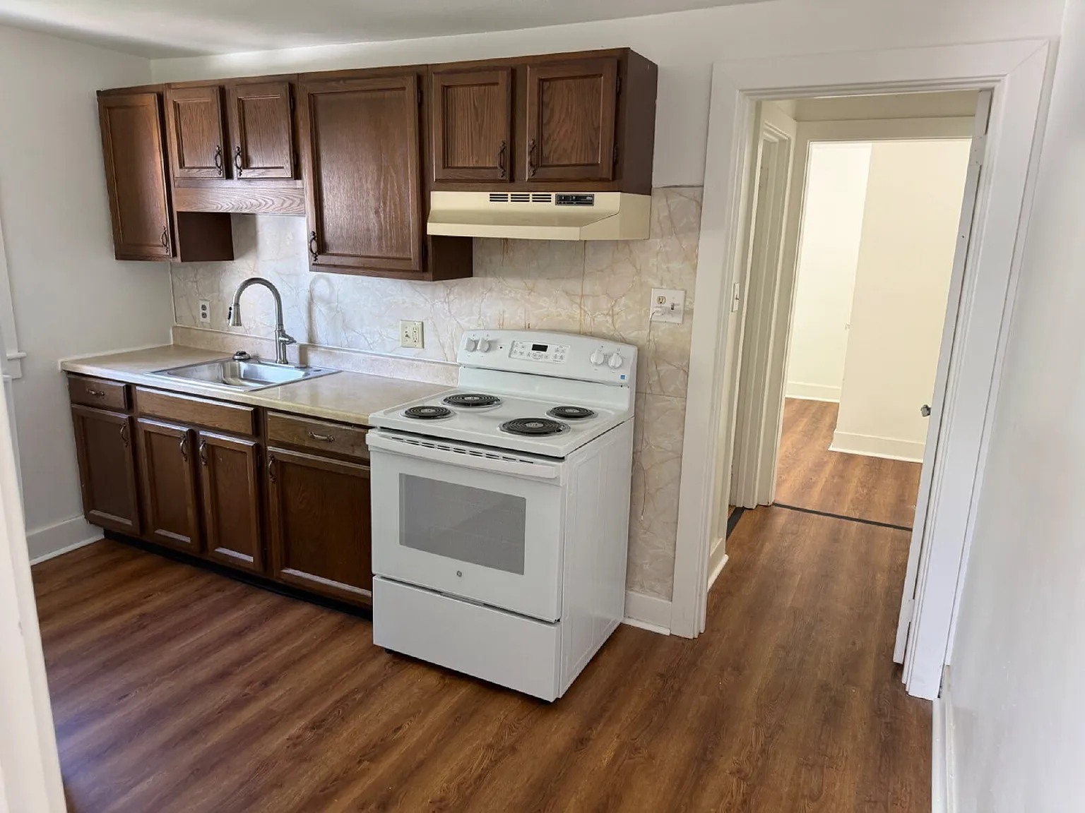1 bed, 1.0 bath, $1,195 — Photo 3