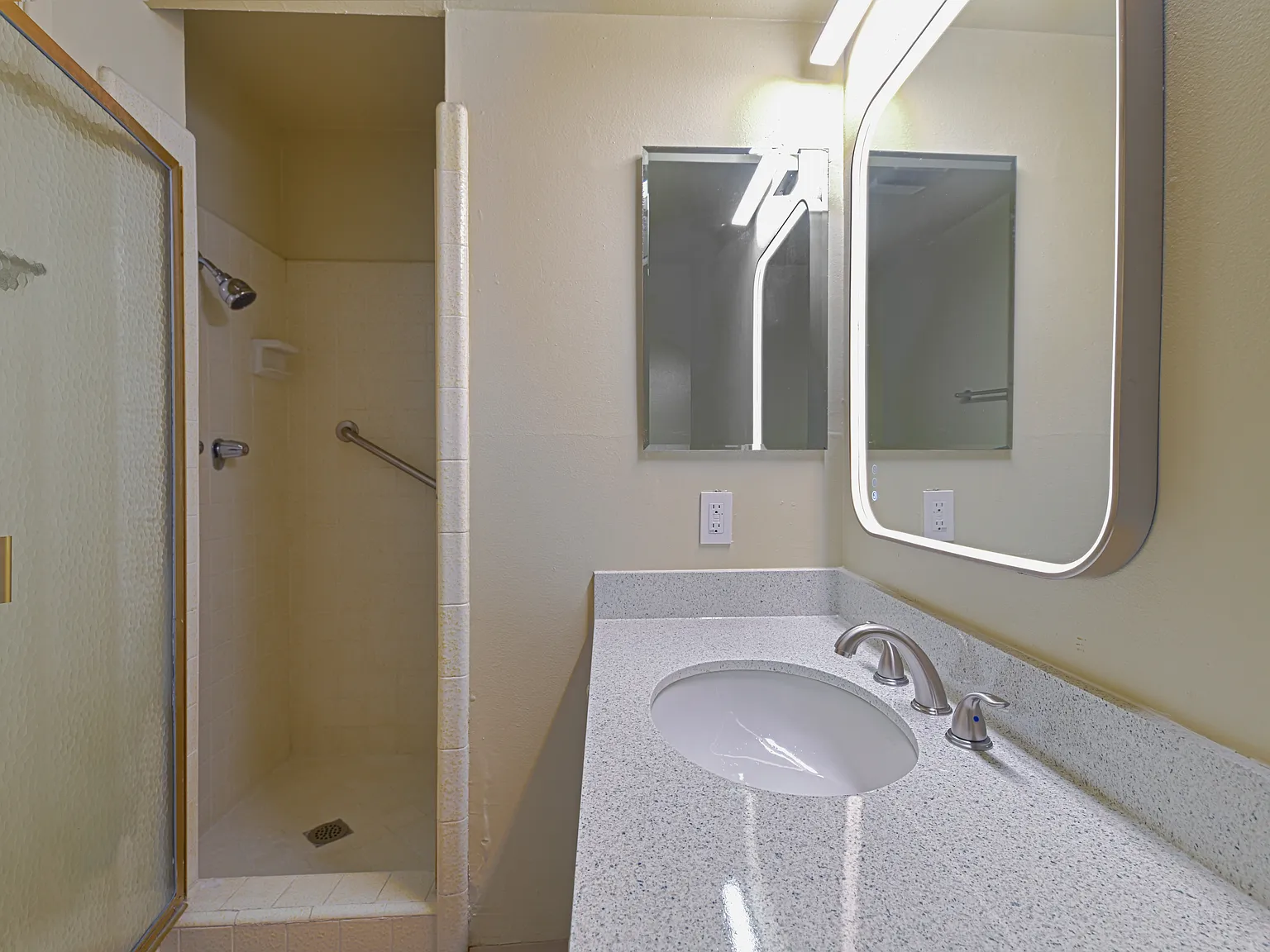 1 bed, 1005 sqft, $2,695 — Photo 3