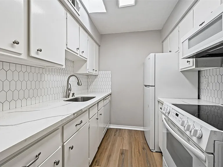 800 Post Oak Blvd #75 — Photo 10