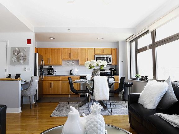2nd image of 704 Brook Ave APT 5Q