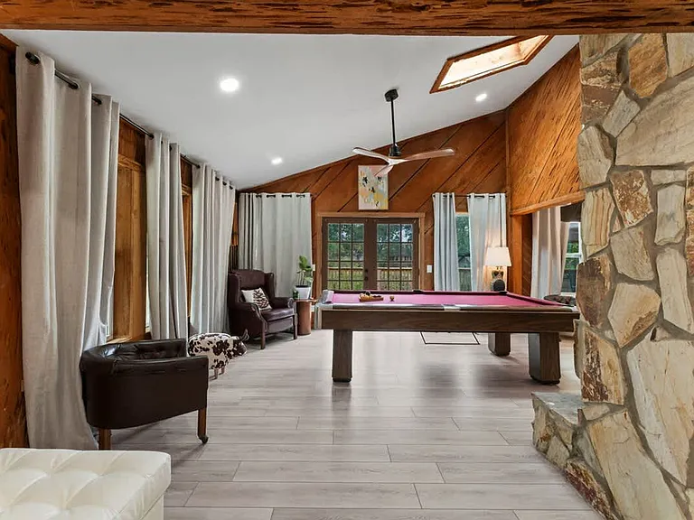 Building's Lounge