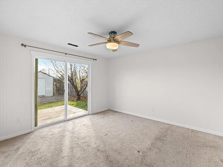 106 N Buchanan Ave — Photo 18