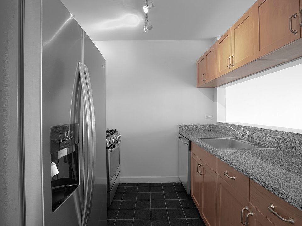 1st image of 420 W 42nd St APT 31A