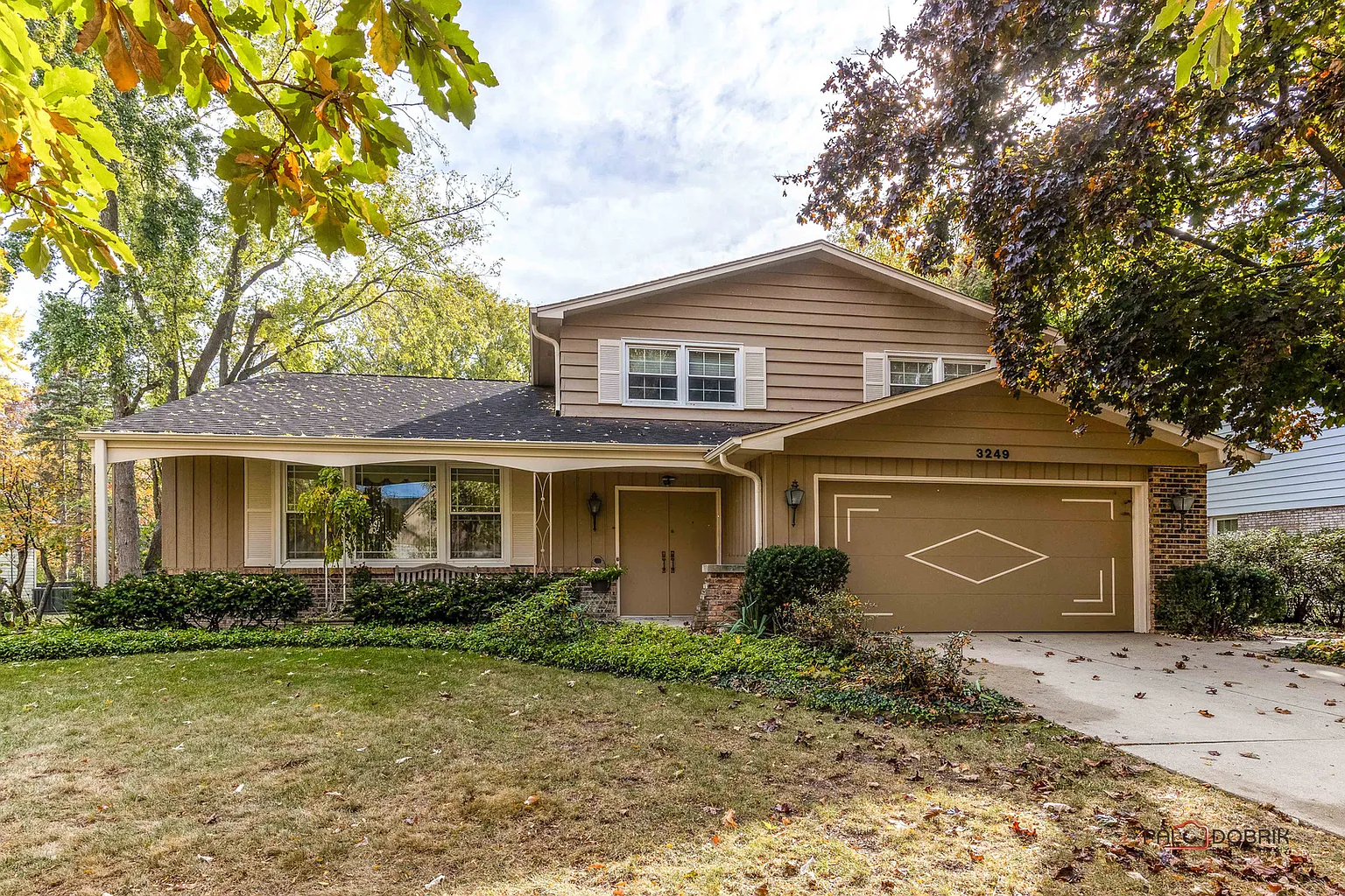 3249 River Falls Dr photo 1