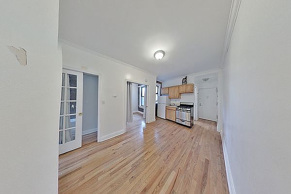 1st image of 620 E 6th St APT 14