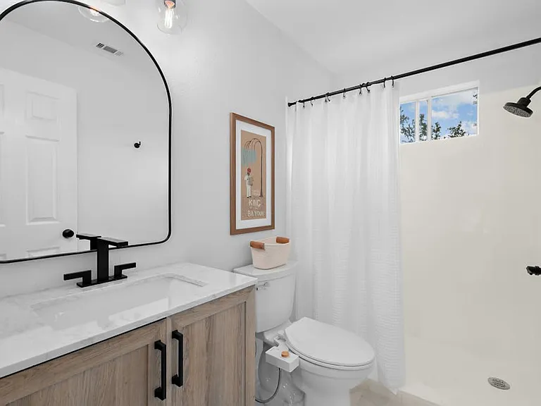 Claudia Dr — Photo 34