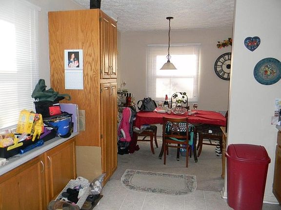 4th image of 303 W Torrance Ave