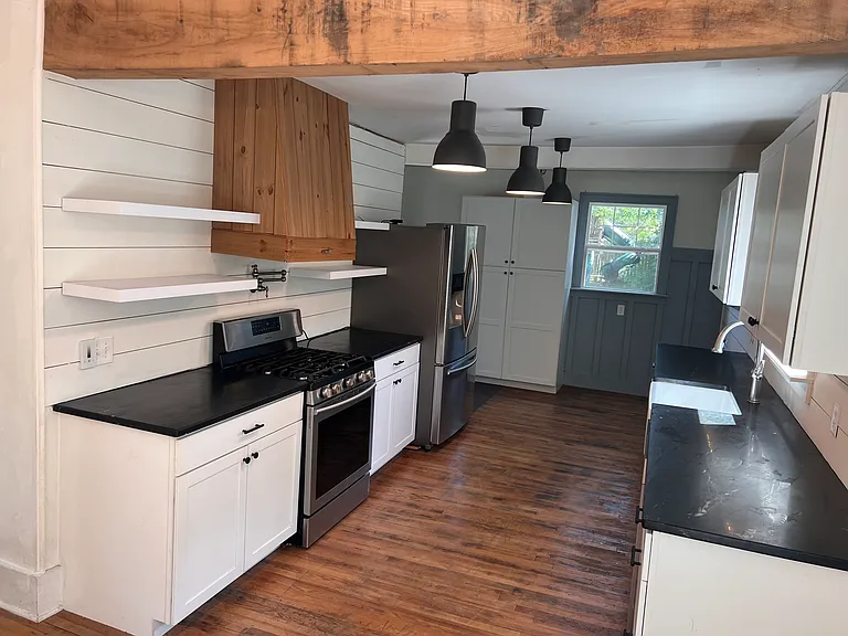 4010 Albemarle Ave — Photo 9