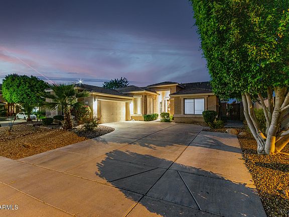 5th image of 9908 E MEDINA Avenue