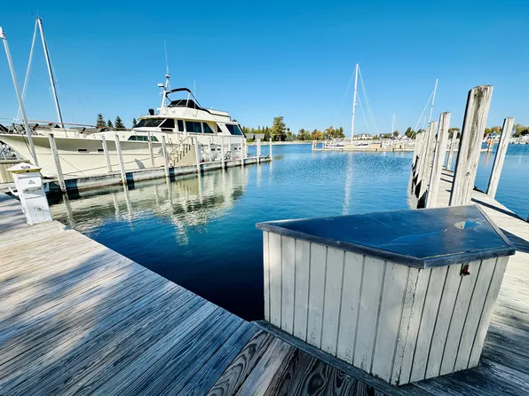 59 Boat Club Dr, Cheboygan, MI 49721