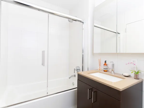 27-03 42nd Road image 5 of 25