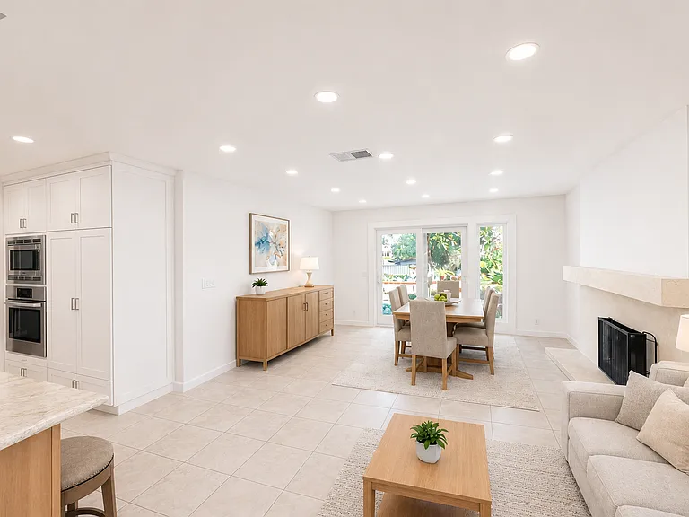 1118 Marina Cir — Photo 5
