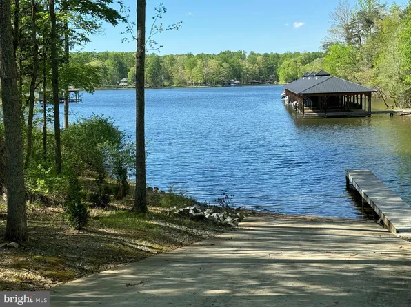 51 Lighthouse Dr, Bumpass, VA 23024