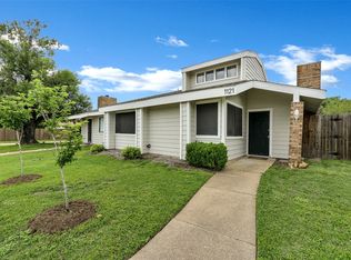 1121 Royalcrest Dr, Arlington, TX 76017