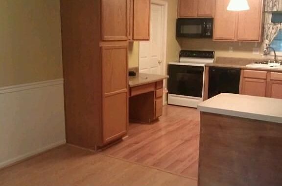 3rd image of 3824 Amberley Forest Pl