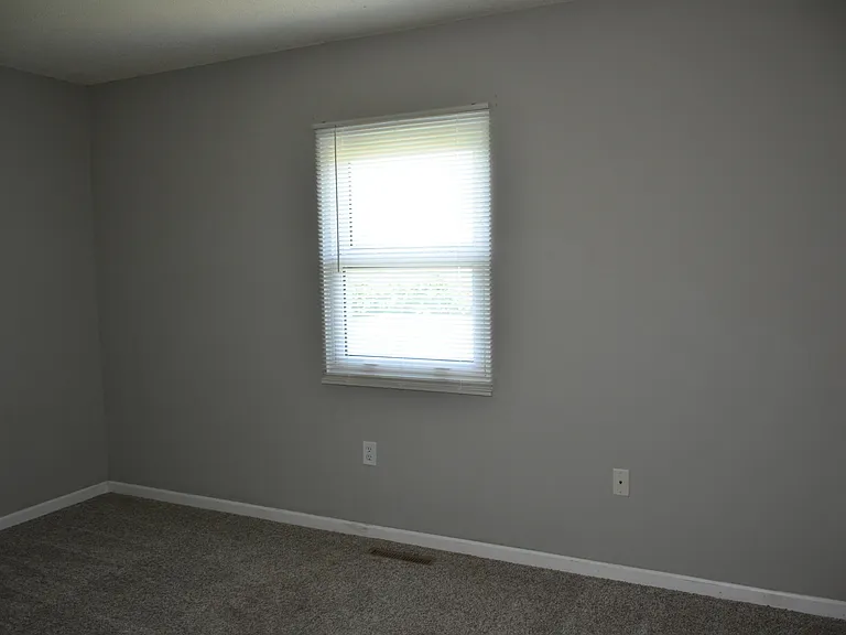 714 E Nance Dr — Photo 9