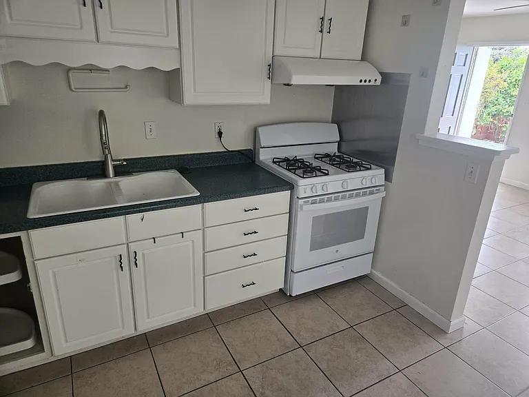 135 Elkwood Ave — Photo 11