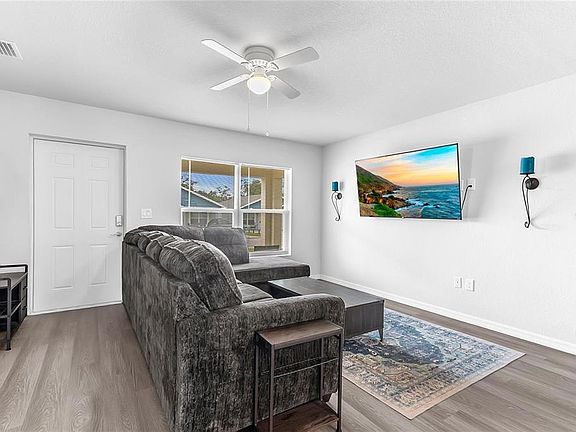 5th image of 1502 Las Villas Blvd