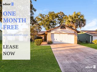 871 Village Lake Dr S, Deland, FL 32724