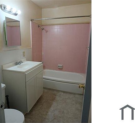 4th image of 428 N Effie St #D