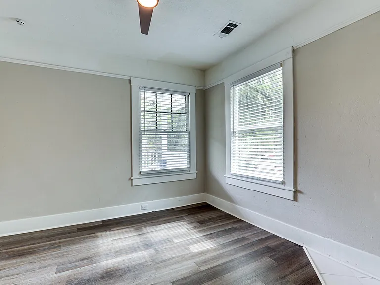 2301 Alaska St — Photo 16