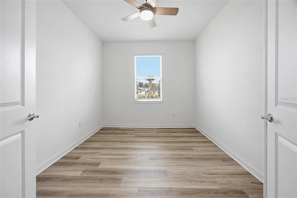 3 bed, 3.0 bath, 2279 sqft, $2,300 — Photo 3