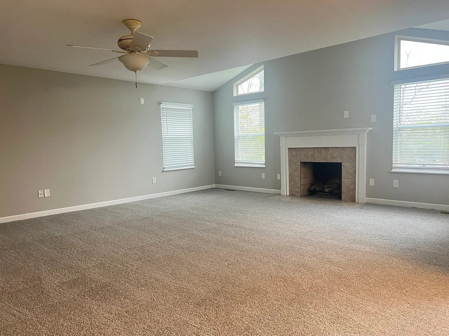 4 bed, 2.5 bath, 2354 sqft, $3,795 — Photo 2