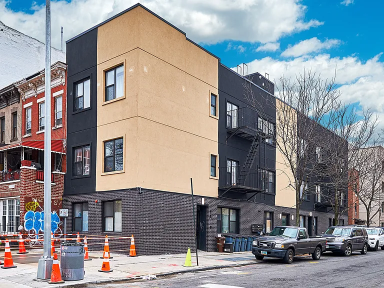 658 Kosciuszko St #2B — Photo 10