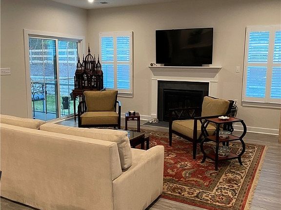 5th image of 3612 Gracie Lane Gln