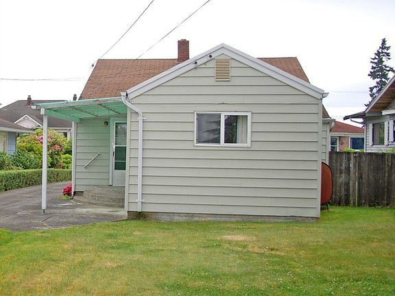 4th image of 1113 Lombard Ave