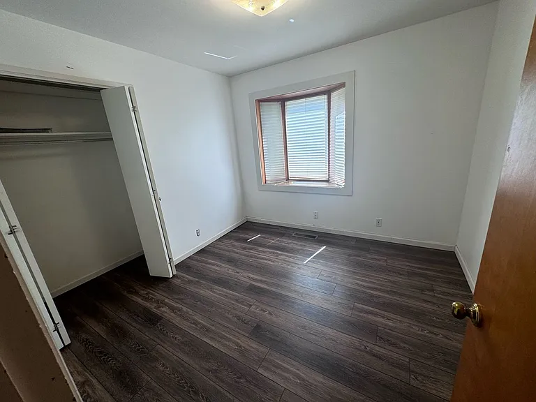 212 Huron St — Photo 13
